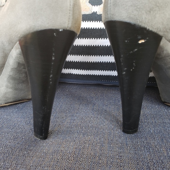 Michael Kors Gray Suede Boots/Booties US size 9M - Picture 4 of 7